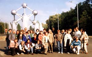 Vor Brüssels Atomium 1993!