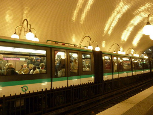 Die stets überfüllte metro nutzten wir gern.